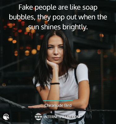 fake-people-quotes-internet-pillar